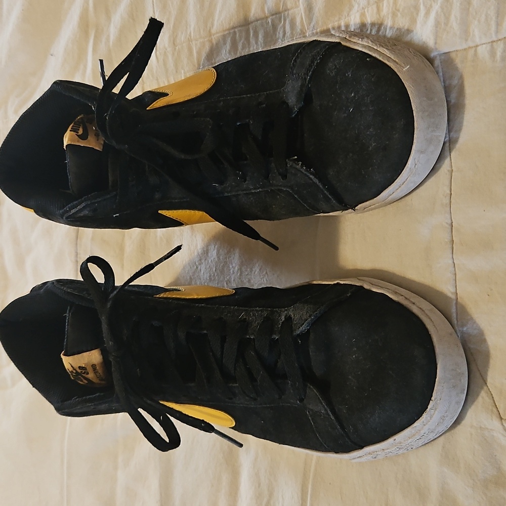 Nike Black and Yellow High-Tops Men MID 11.5